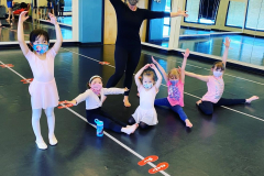 JESSICA LEE GOLDYN WITH YOUNGER STUDENTS 2021